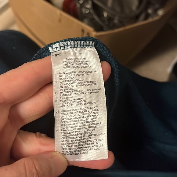 Reebok green top jacket - Picture 6 of 7